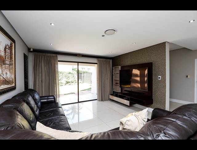 4 BEDROOM TOWNHOUSE FOR SALE IN IZINGA